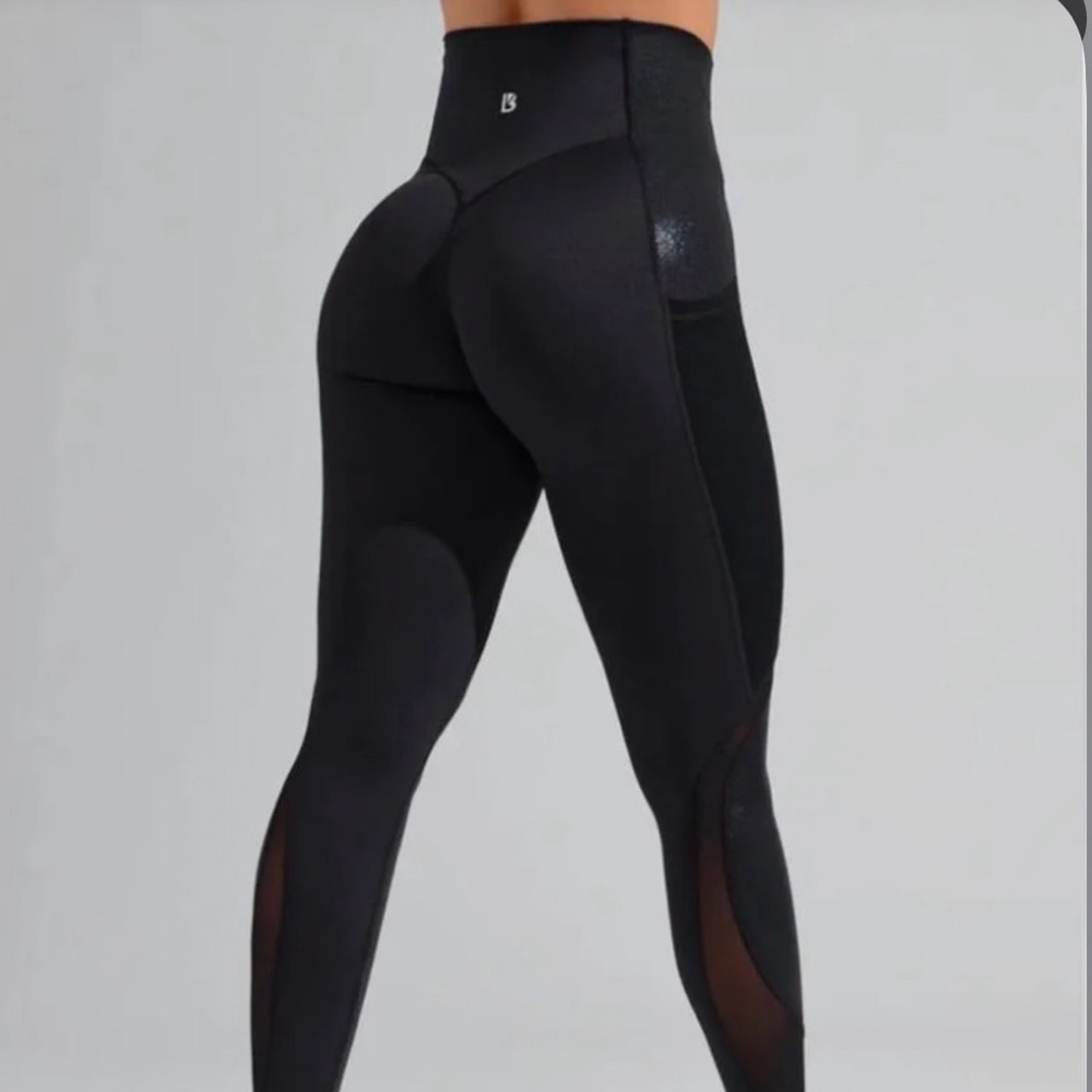 BuffBunny Black Storm Full Set w/ Matching Sports Bra